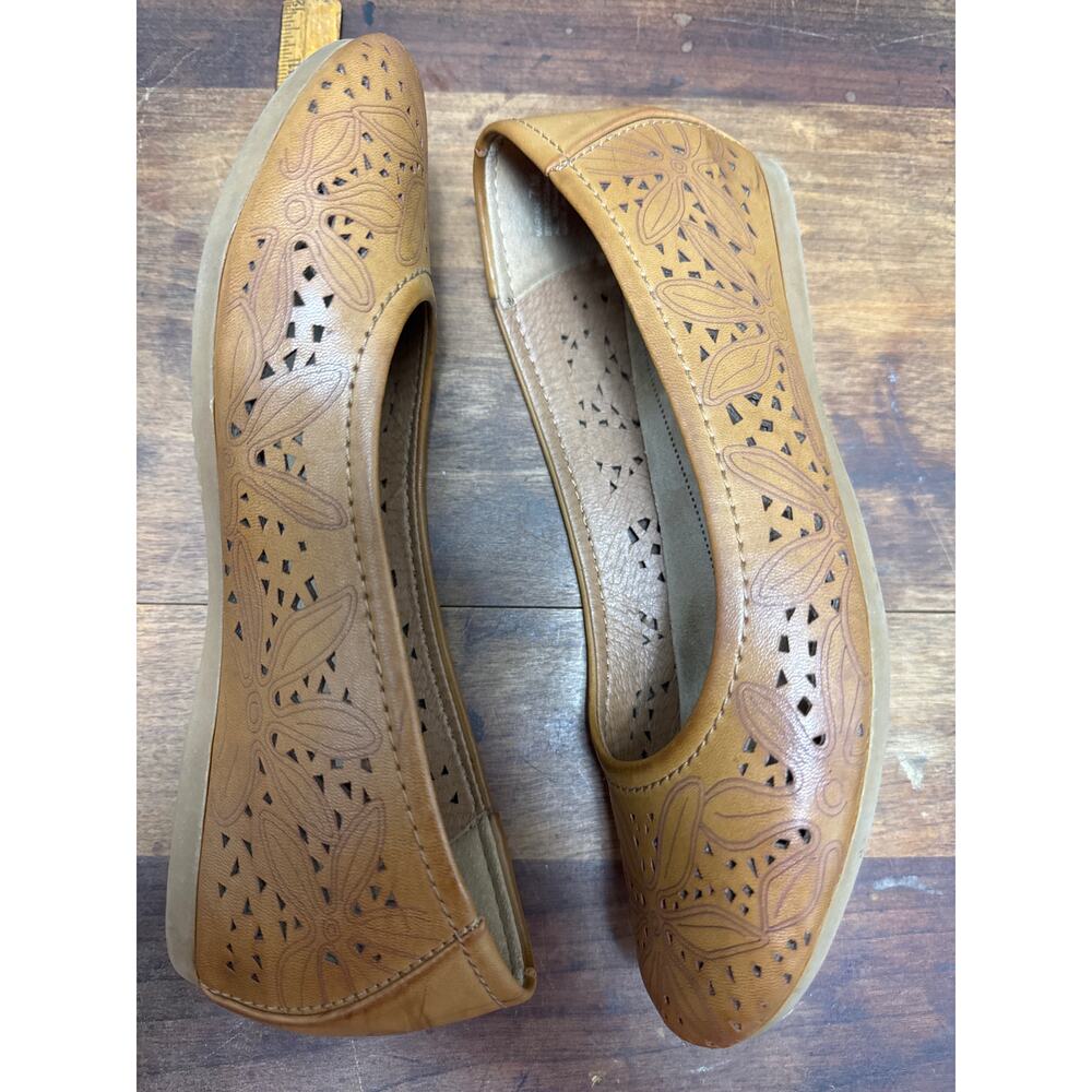 Baretraps Memory Foam Mariah Women's Size 7 Caramel Flats Slip On Shoes - Picture 6 of 12